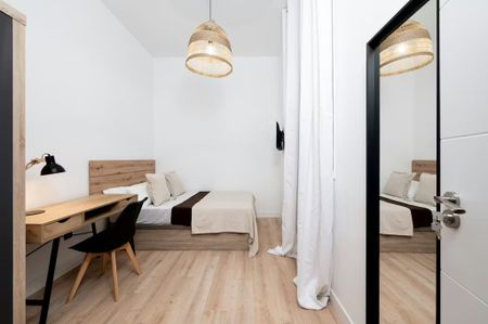 Calle de Valverde, Madrid, Community of Madrid 28004 - Foto 5