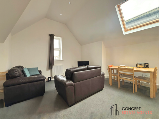 3 bedroom flat to rent - Photo 1