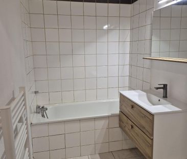 Location Appartement 2 pièces 37m² BAILLEUL 59270 - Photo 2