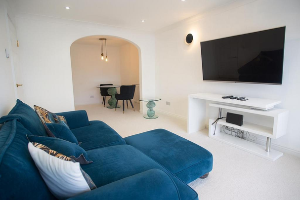 2 bedroom flat to rent - Photo 1