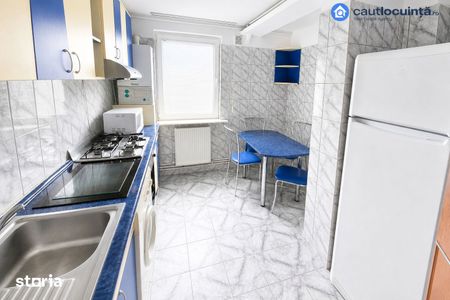 Apartament 3 camere, Ozana, parcare, centrală proprie - Fotografie 4