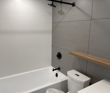 $2,150 / 1br – 629ft2 – BrandNew 1 Bedroom unit in University Distr... - Photo 6