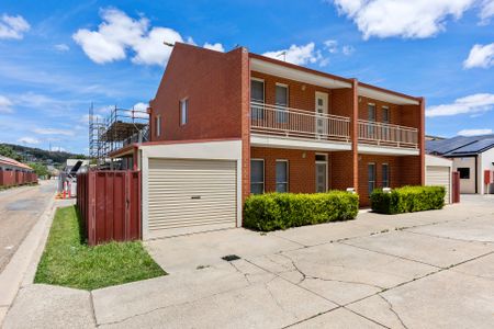 Central Wagga Townhouse - Photo 5