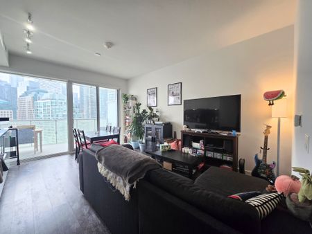 For Lease - 15 Queens Quay Unit# 1905, Toronto, Ontario - Photo 2