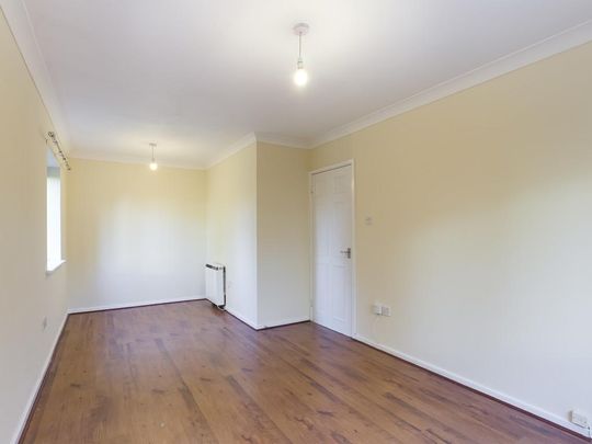 1 bedroom ground floor flat to rent - Photo 1