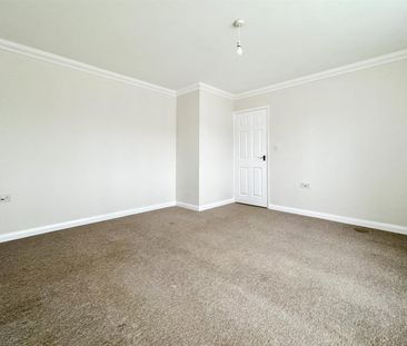 Woodsgate Park, Bexhill-On-Sea, TN39 4DL - Photo 1