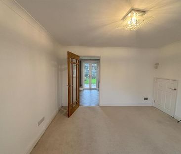 3 bedroom end of terrace house to rent - Photo 1