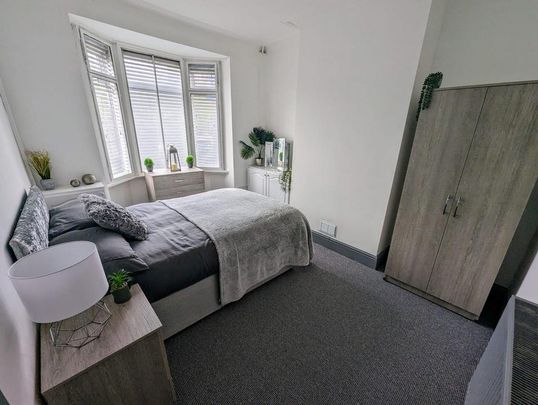 1 bedroom in a house share to rent - Photo 1