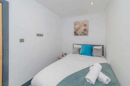 4 bedroom flat to rent - Photo 5