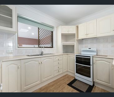 Spacious Family Home! - Photo 3