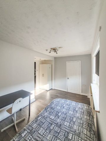 Studio Flat, Mansfield Road, NG1 - Photo 4