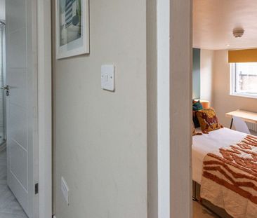 Uk Award Winning, exceptionally high standard, design-led, immacula... - Photo 3