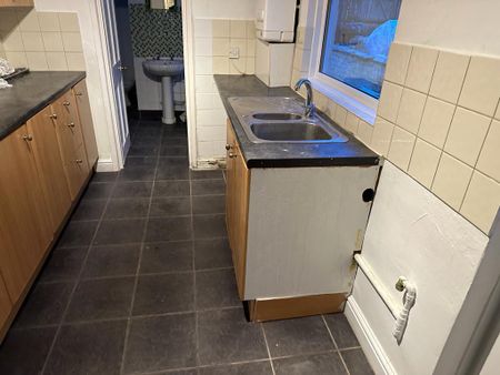 3 bedroom terraced house to rent - Photo 5