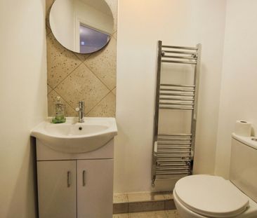 2 bedroom House To Let Total Size: 635 SQ FT - Photo 5