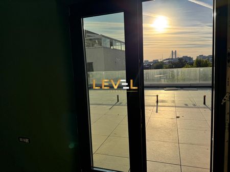 First Rental Premium 2 Bedroom Apartment with 45 SQM Terraces in 2025 Boutique Building in Piata Victoriei - Photo 3