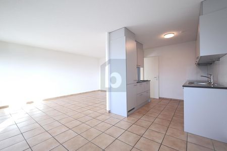 CENTRAL AND FAMILY-FRIENDLY LOCATION - Photo 3