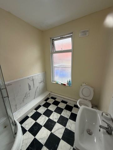 3 Bed Terraced House, Woodview St, LS11 - Photo 4