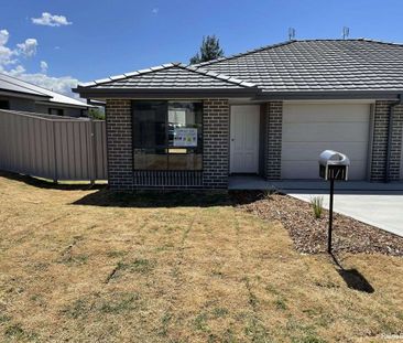 1/11 Mustang Close, Hillvue, NSW 2340 - Photo 1