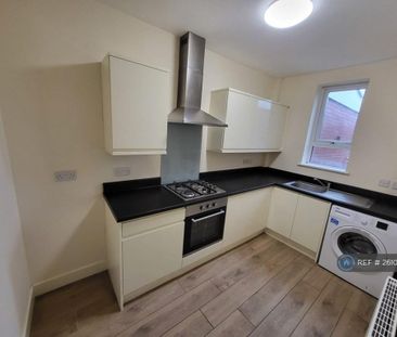 3 bedroom end of terrace house to rent - Photo 4