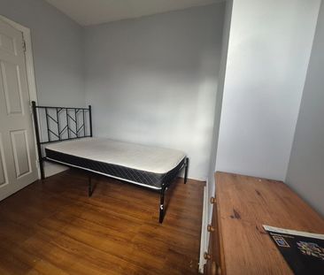 4 Bed Semi-Detached House, Valentine Road, HA2 - Photo 2