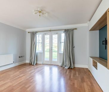 4 bedroom semi-detached house to rent - Photo 2