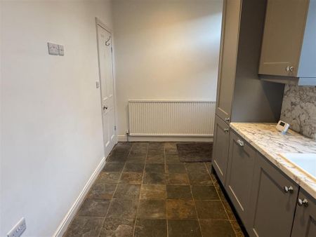 2 bedroom terraced house to rent - Photo 2