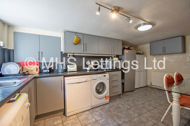 7 Bedroom Mid Terraced House for rent in Richmond Avenue - Photo 1