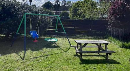 Charming 3BR Home in Wattle Downs! - Photo 2