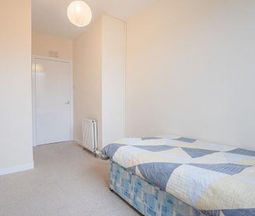 3 bedroom apartment to rent - Photo 4