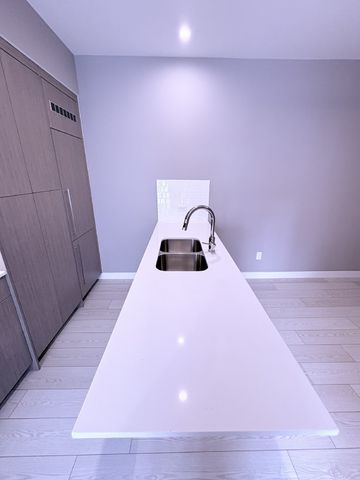 310 15 Avenue SW - 1 - Photo 2