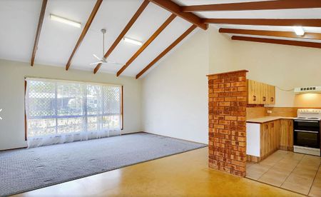 Convenient Living in the Heart of Urangan - Photo 2