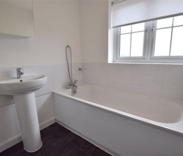 3 bedroom semi-detached house to rent - Photo 6