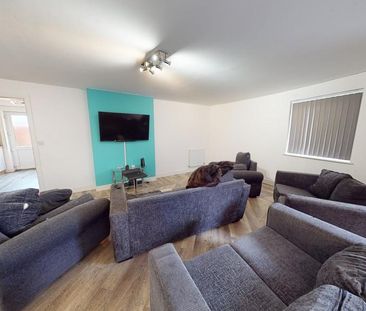 6 bedroom terraced house to rent - Photo 1