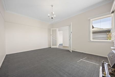 23 Grammar Street, Wendouree - Photo 3
