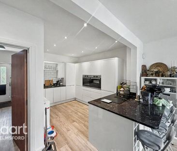 4 bedroom end of terrace house to rent - Photo 5