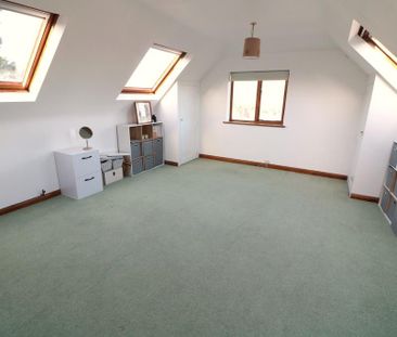 4 bedroom detached house to rent - Photo 5