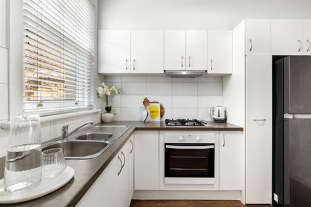 3/3 Clovelly Court, Hawthorn VIC 3122 - Apartment For Rent | Domain - Photo 3