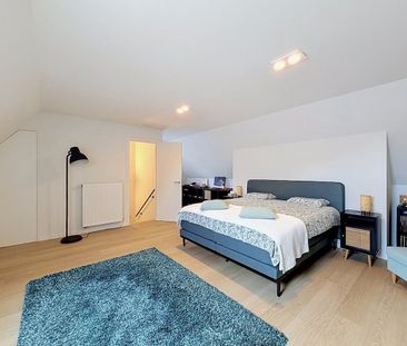 Ruime halfopen, quasi nieuwbouw woning op rustige ligging in het pi... - Photo 5