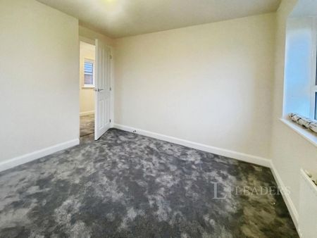 4 bedroom detached house to rent - Photo 2