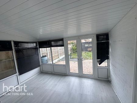 3 bedroom semi-detached house to rent - Photo 5