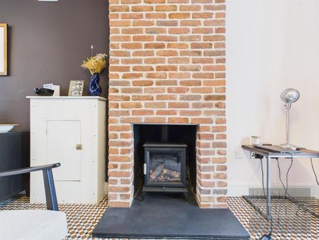 2 bedroom semi-detached house to rent - Photo 3