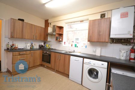 1 bed Shared House for Rent - Photo 2