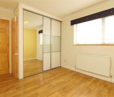 Abercorn Road, Mill Hill, London, NW7 - Photo 2