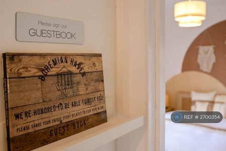 1 bedroom in a house share to rent - Photo 4