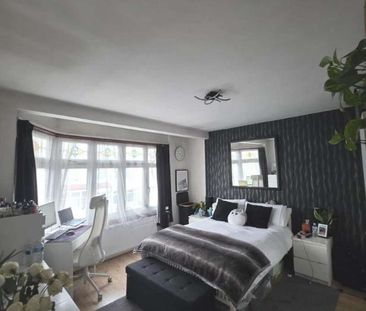 Clarendon Road, Edmonton, N18 - Photo 3