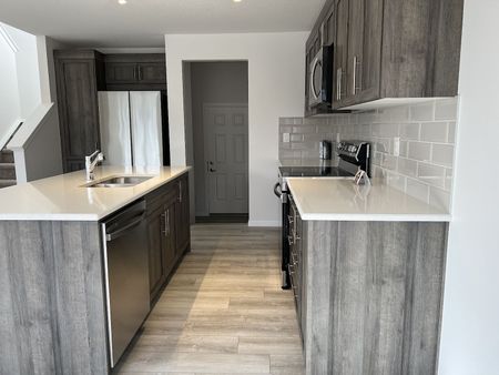 316 Yorkville Road Southwest, Calgary - Photo 2