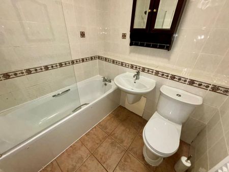 2 bedroom flat to rent - Photo 5