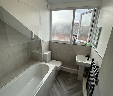Room in a Shared House, Harold Place, LS6 - Photo 5