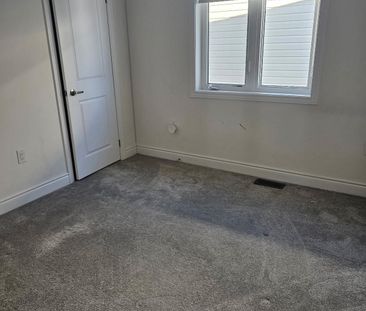 For Lease - 37 Union Boulevard, Wasaga Beach, Ontario - Photo 3