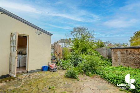 1 bedroom in a house share to rent - Photo 4